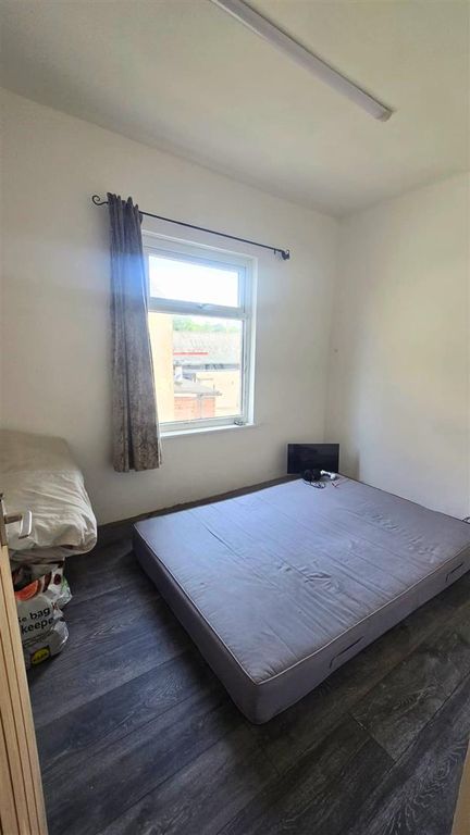 Property photo 3 of 12 A7475463-2Ef4-41B5-Bb34-F249B011564c.Jpg
