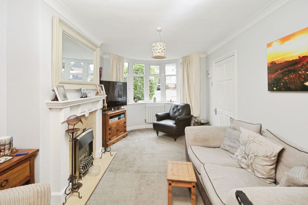 Property photo 3 of 17 Photo
