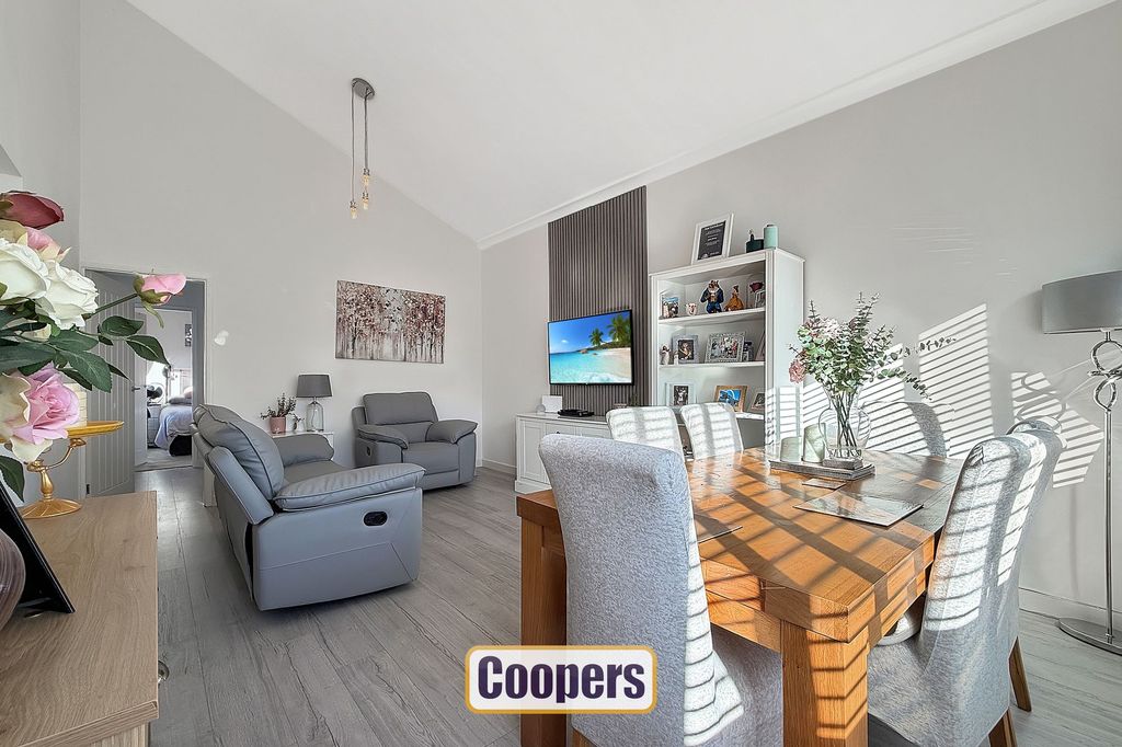 Property photo 3 of 15 Lounge/Dining Room