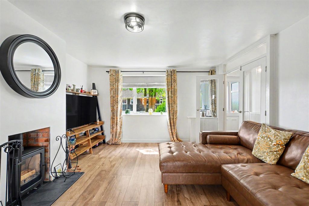 Property photo 2 of 16 Lounge_2.Jpeg