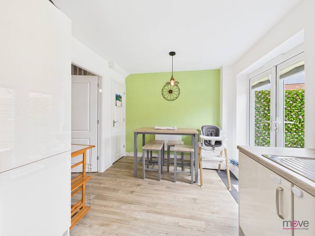 Property photo 3 of 27