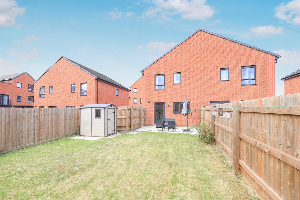 Property photo 2 of 17