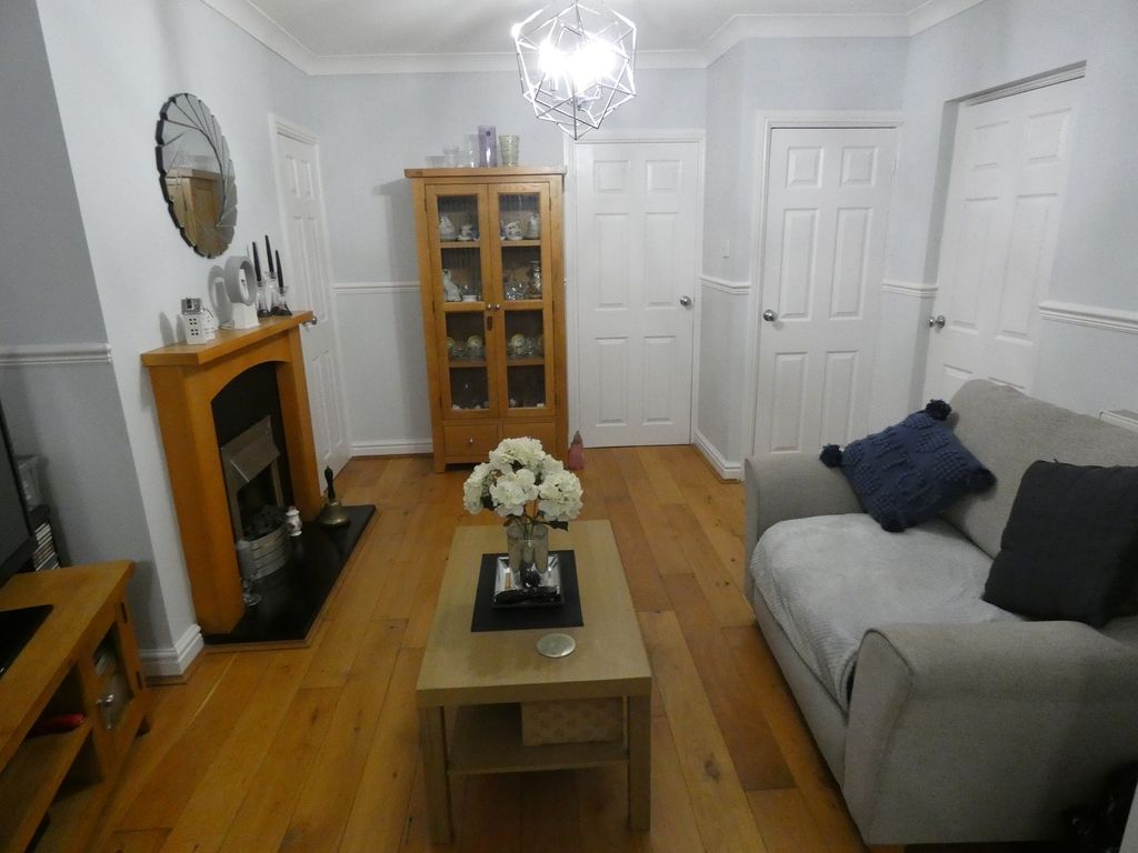 Property photo 3 of 16 Sitting Room