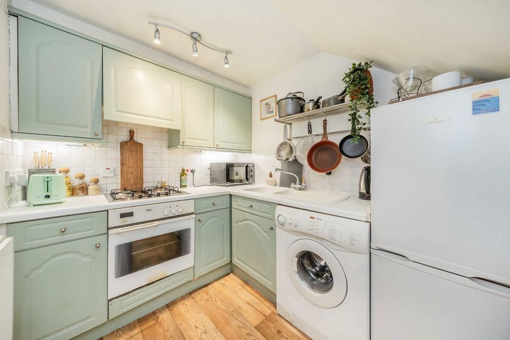 Property photo 3 of 5