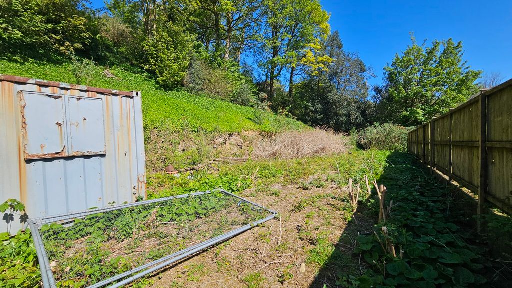 Property photo 2 of 5