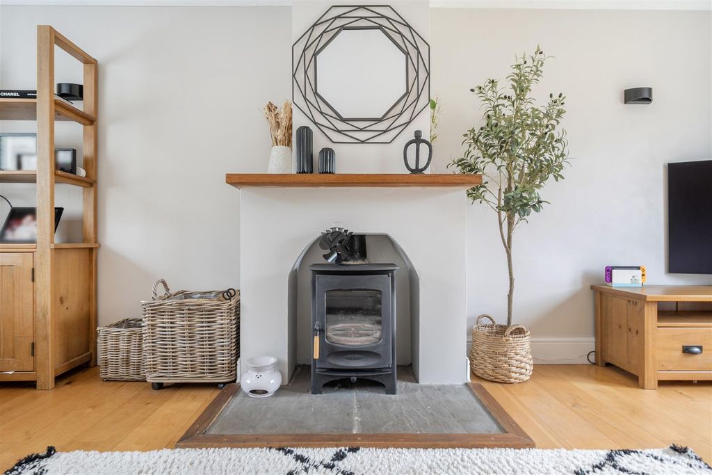 Property photo 3 of 20 1438505-10-69d7A17631675.Jpg