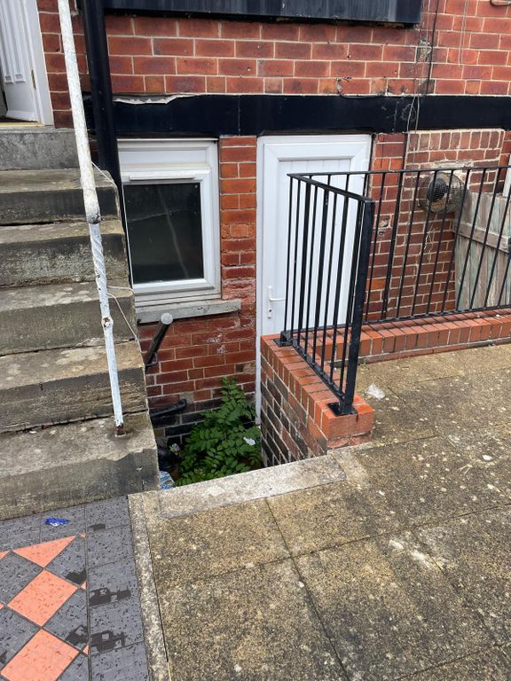 Property photo 3 of 28
