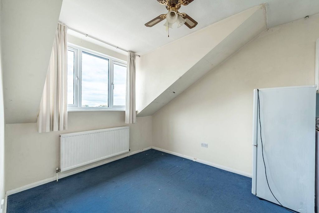 Property photo 3 of 5