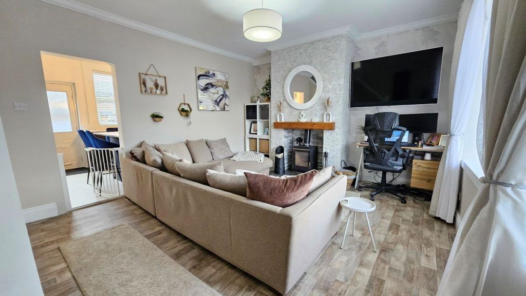 Property photo 1 of 31