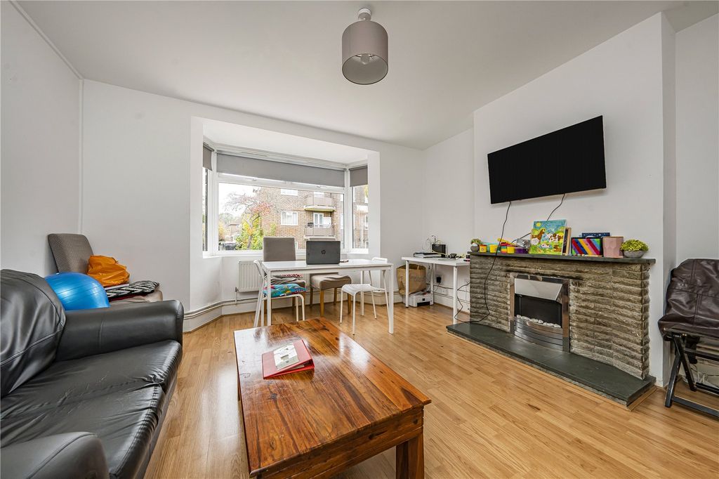 Property photo 2 of 9 Picture No. 10