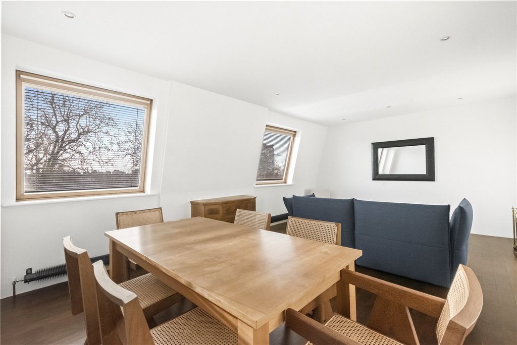 Property photo 3 of 16 Reception / Dining