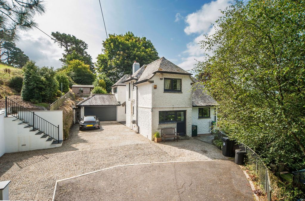 Property photo 3 of 18