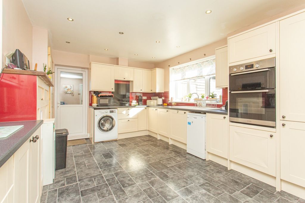 Property photo 3 of 25 Picture 3