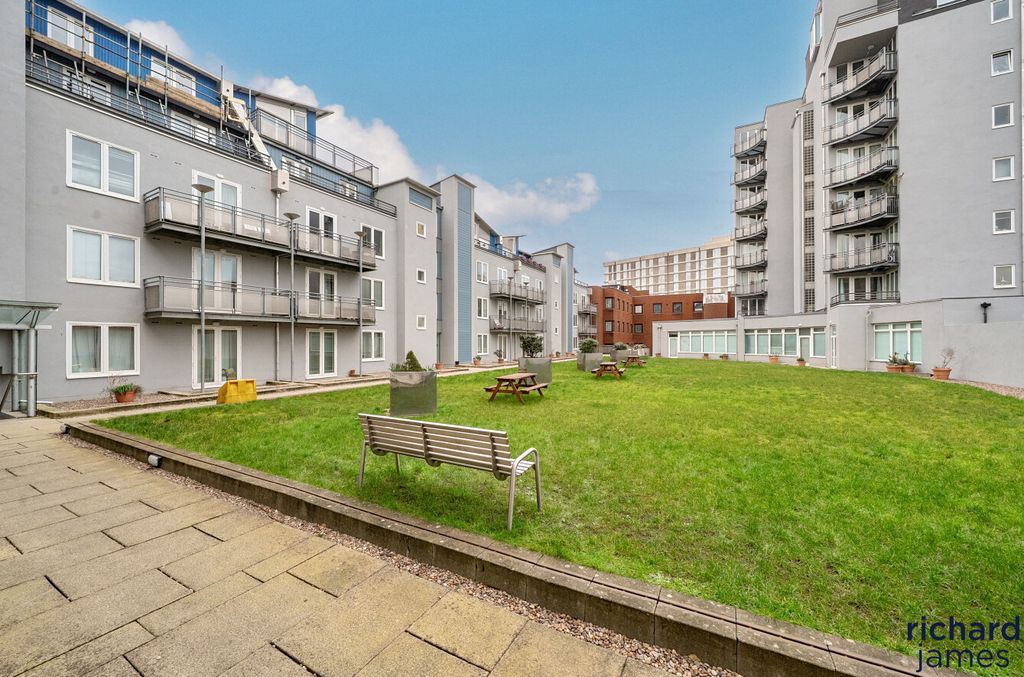 Property photo 1 of 12 25c339c8703E49d697164Cfde25Ff4Bd