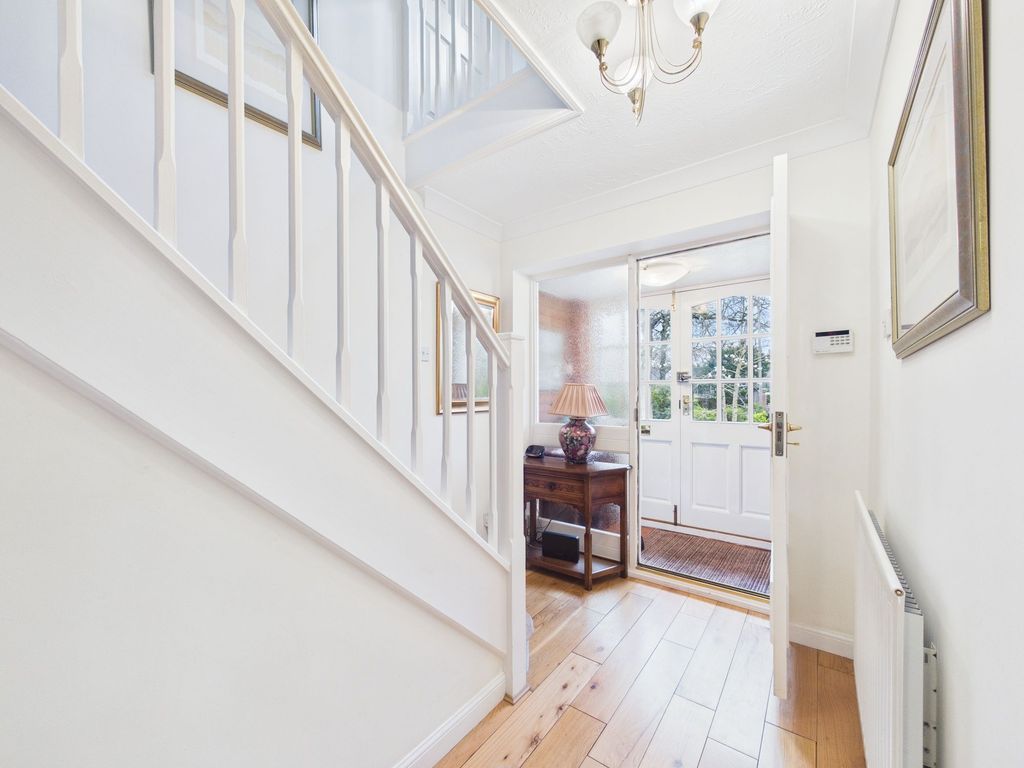 Property photo 2 of 32