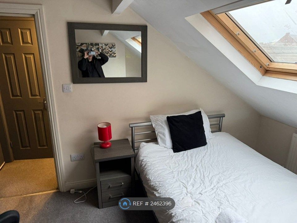 Property photo 2 of 10 Room 5