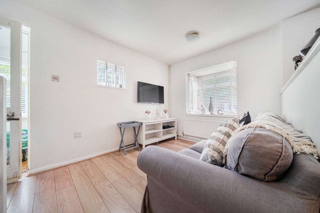 Property photo 1 of 16 Picture No. 08