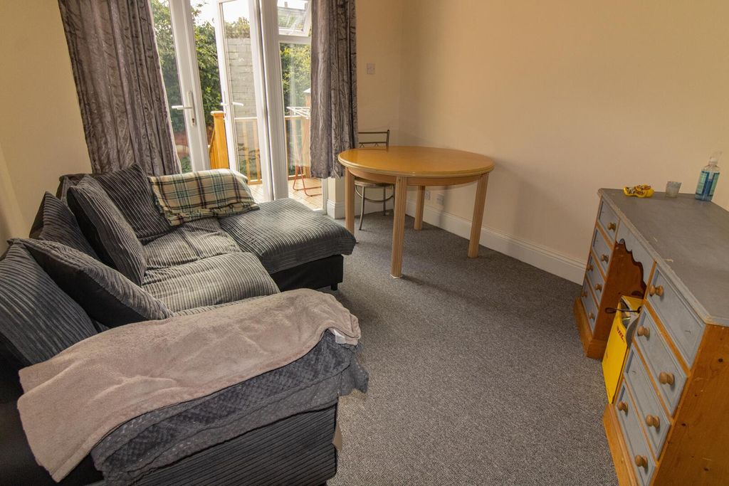 Property photo 2 of 5 Living Room