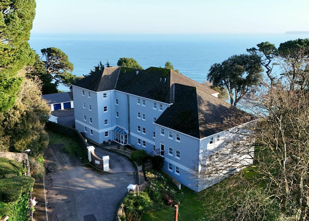 Property photo 3 of 35