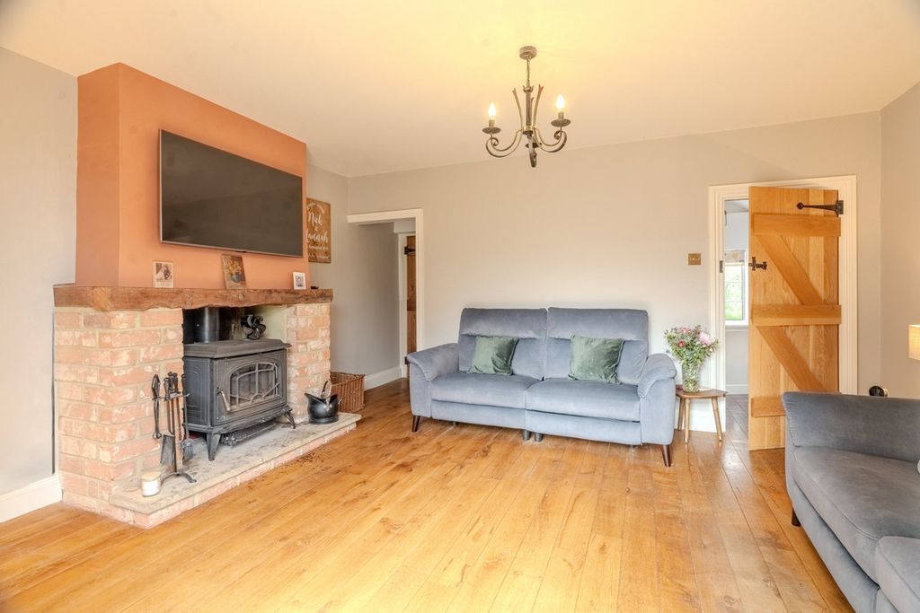 Property photo 2 of 20
