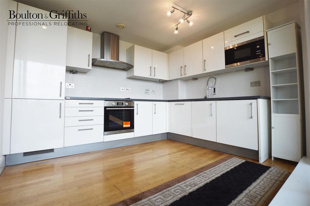 Property photo 1 of 24 Kitchen 1.Jpg