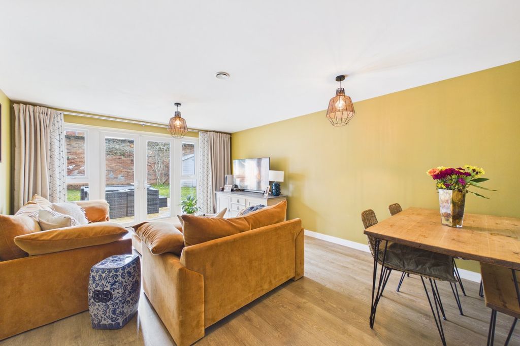 Property photo 2 of 12 Picture No. 08