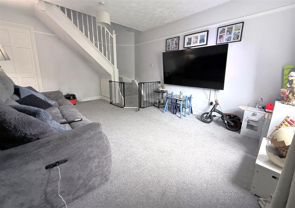 Property photo 3 of 8 Img_5588.Jpg
