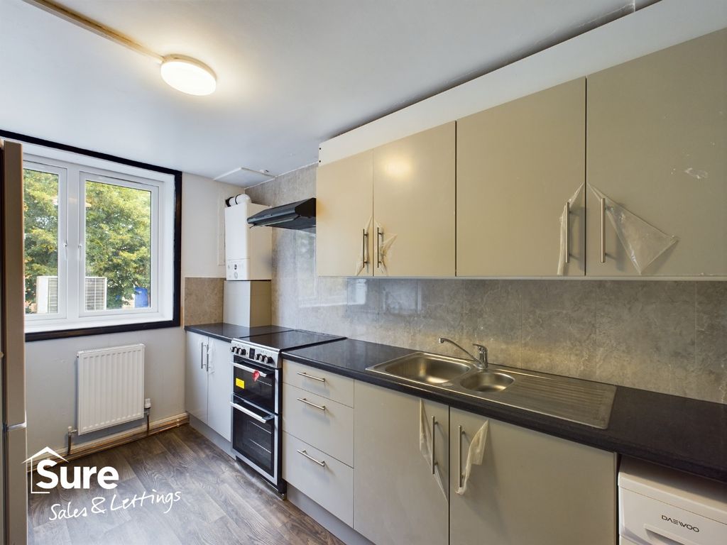 Property photo 3 of 8 1002734