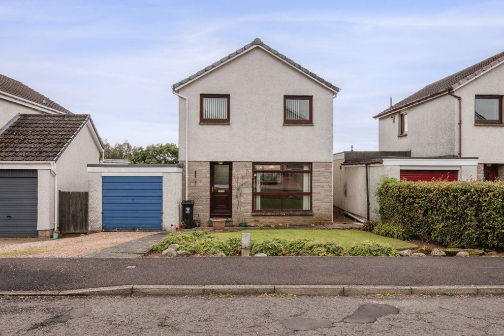 Property photo 1 of 32