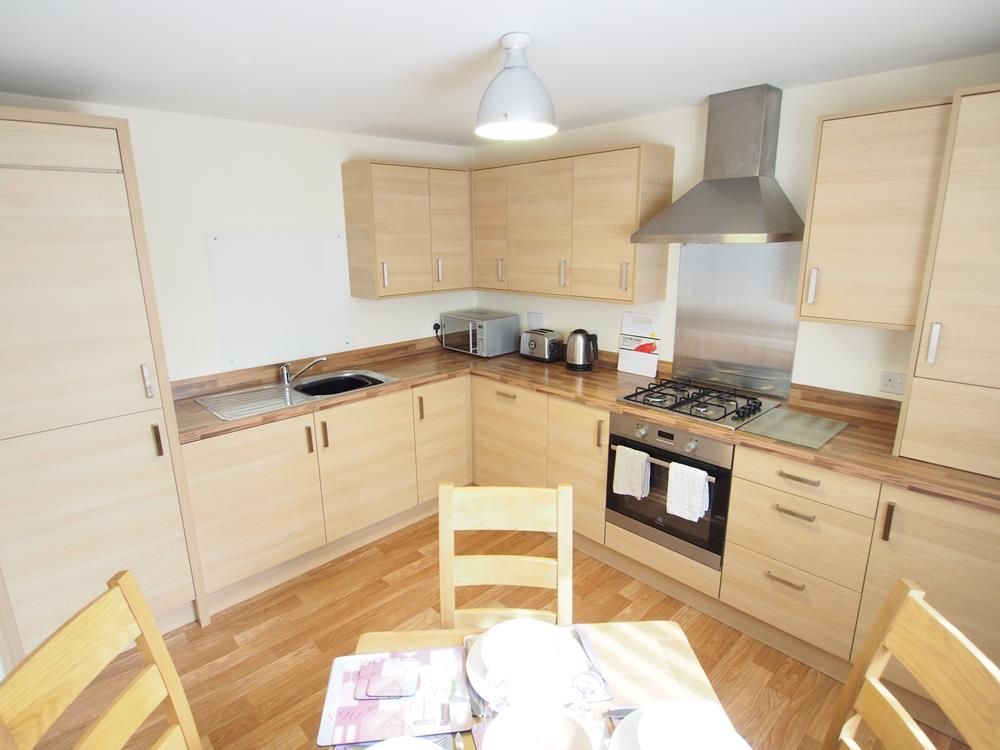 Property photo 3 of 7 Kitchen