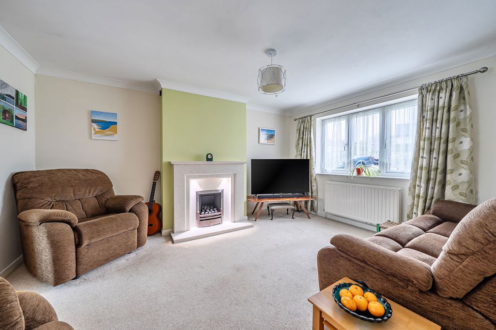 Property photo 2 of 19