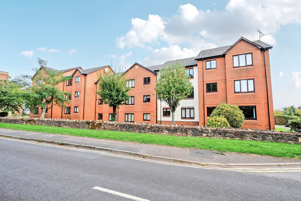 Property photo 1 of 19 .