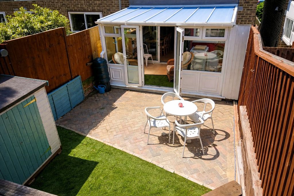 Property photo 3 of 11