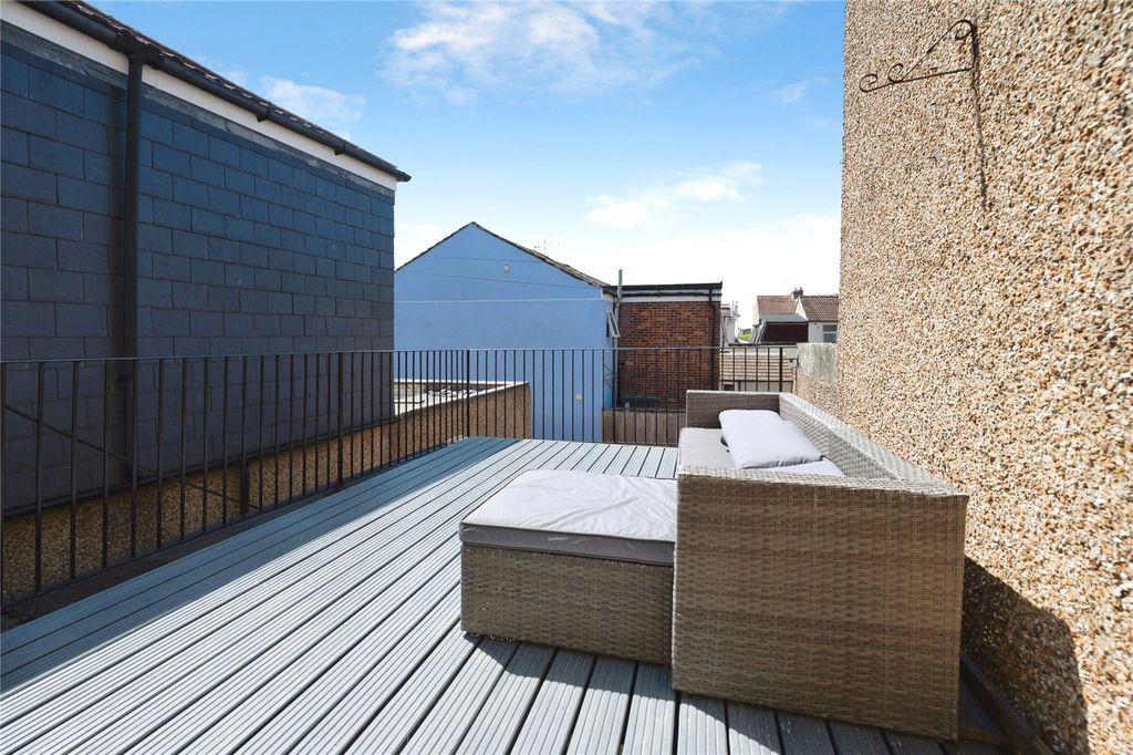 Property photo 1 of 14 Picture No. 22