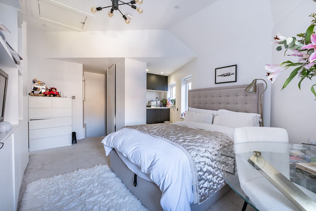 Property photo 3 of 7