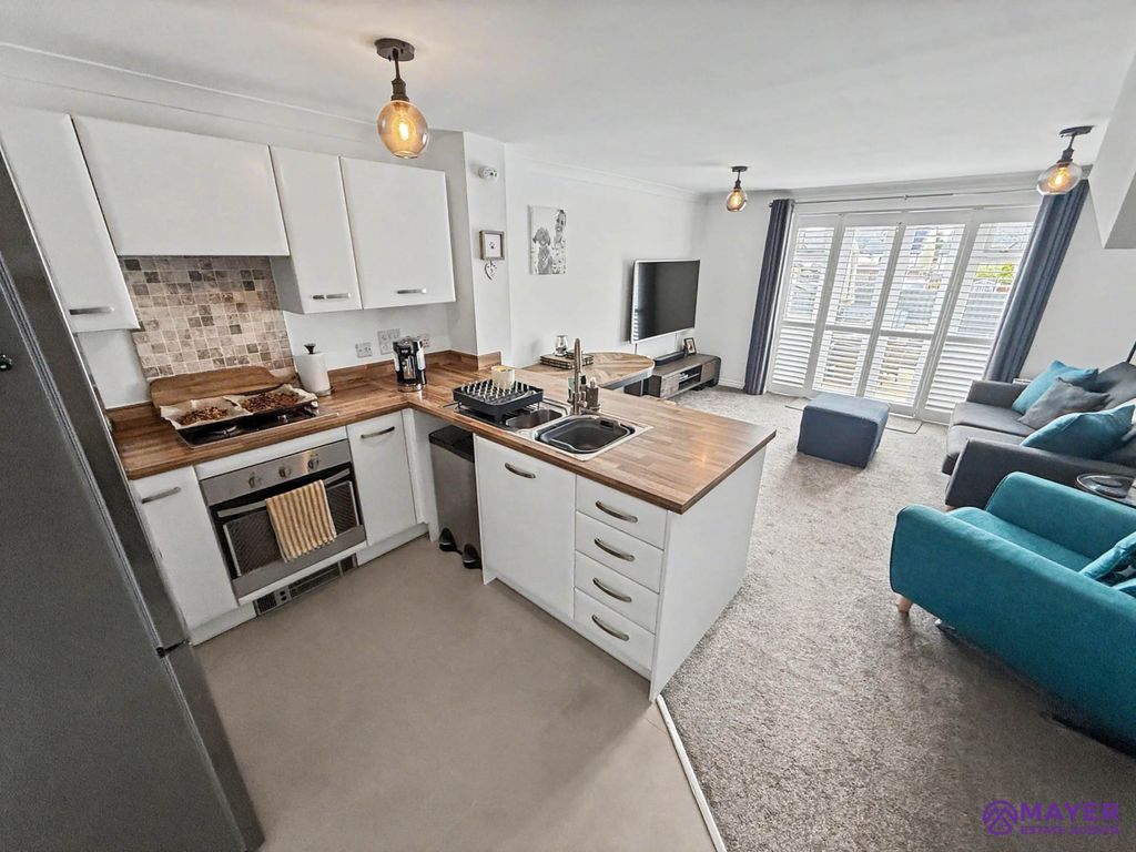 Property photo 3 of 17