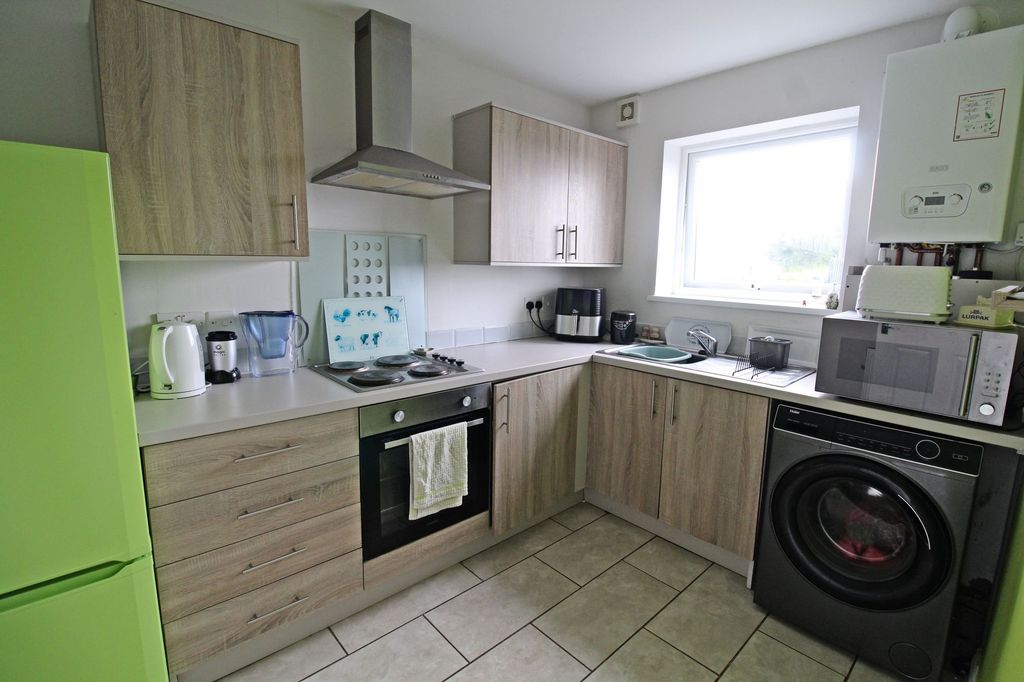 Property photo 3 of 14 Kitchen