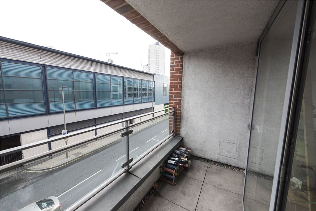 Property photo 3 of 12 Picture No. 02