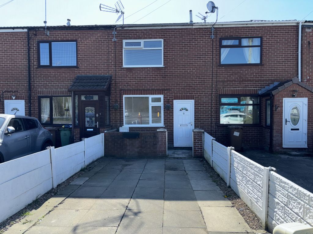 Property photo 1 of 11 Terraced House For Sale In Need Of Refurbishment