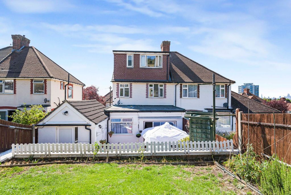 Property photo 2 of 31 Picture No. 48