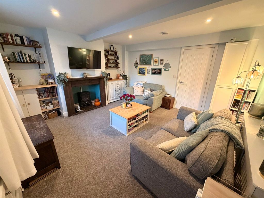 Property photo 2 of 20 Picture No. 15