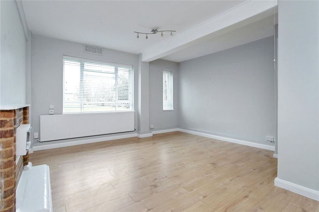 Property photo 2 of 9 Picture No. 08