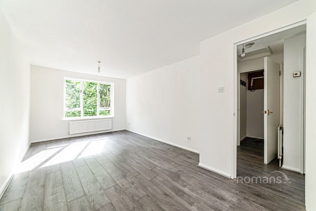 Property photo 3 of 8 Pbox-Img.Jpg