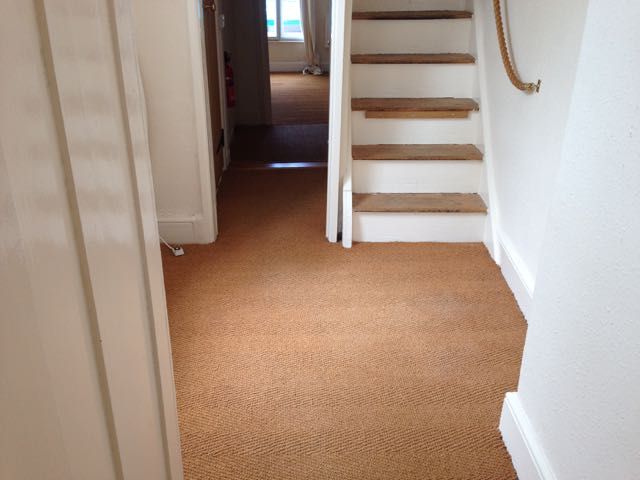 Property photo 3 of 8 Hallway