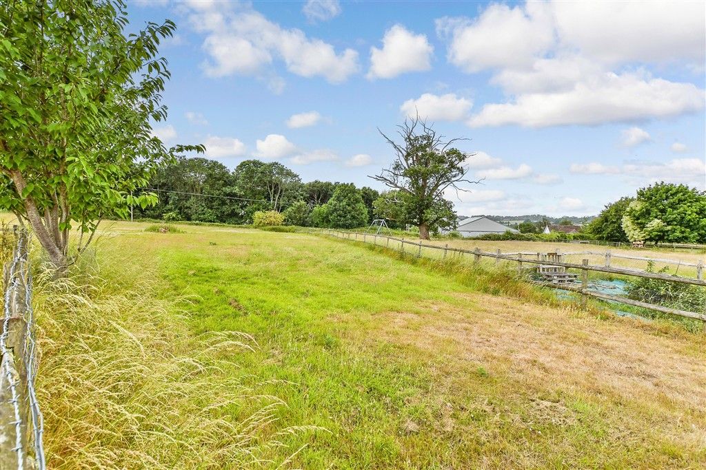 Property photo 1 of 17 Paddock