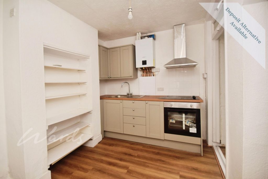 Property photo 2 of 12 Kitchen