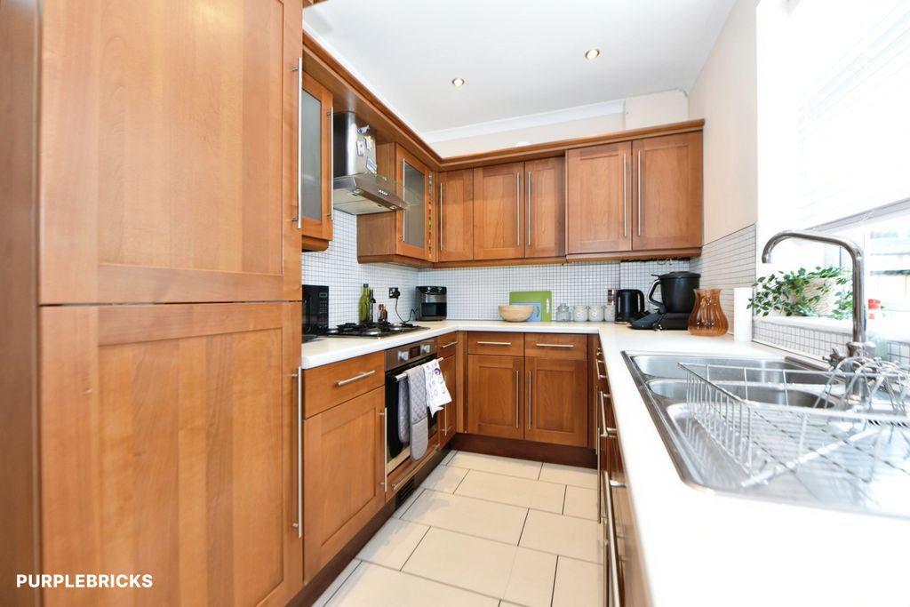 Property photo 3 of 20 Kitchen/Diner