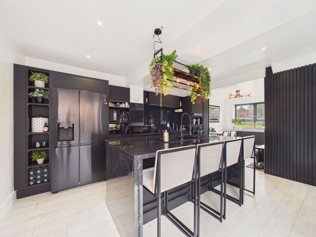 Property photo 2 of 13 Dining Kitchen
