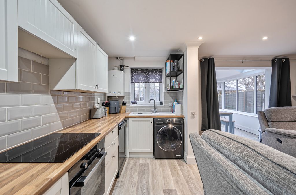 Property photo 3 of 14 1400117-14-6968Fc...