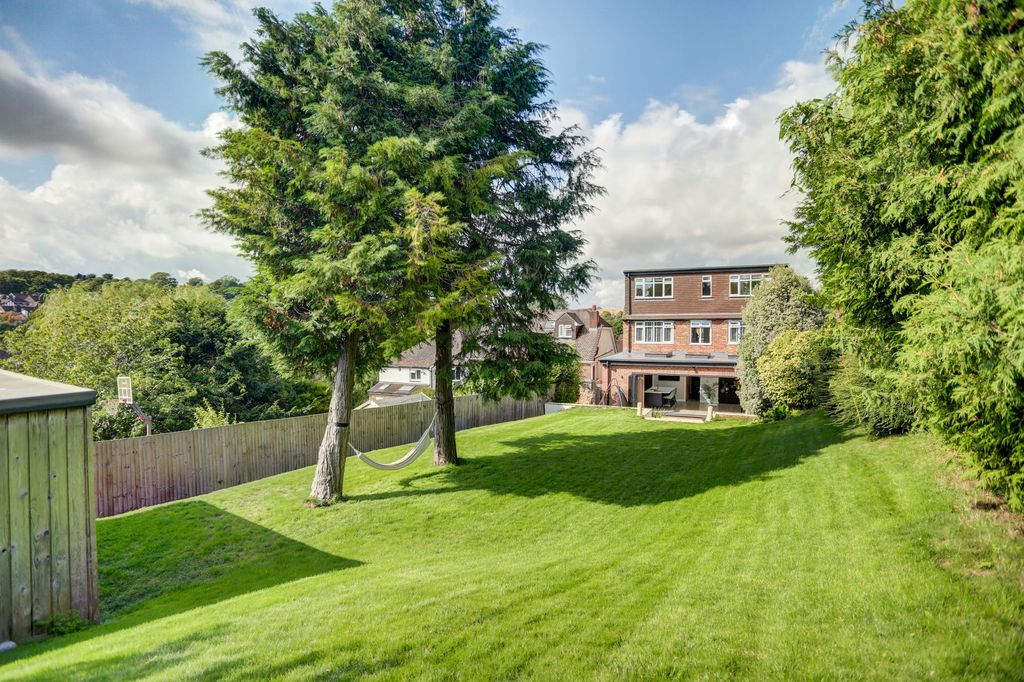 Property photo 3 of 32